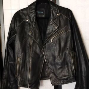 Reaction- Leather 100% soft leather jacket by Kenneth Cole - Size L - Never worn